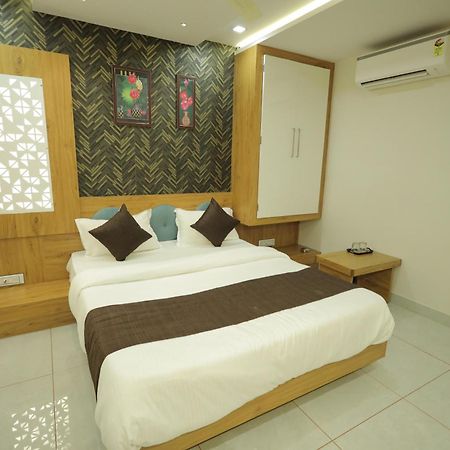 Hotel Rk Fortune Ahmedabad Exterior photo
