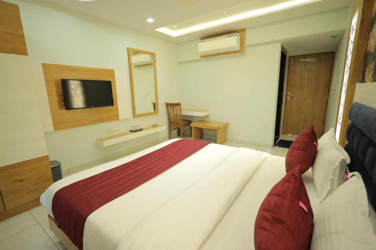 Hotel Rk Fortune Ahmedabad Exterior photo