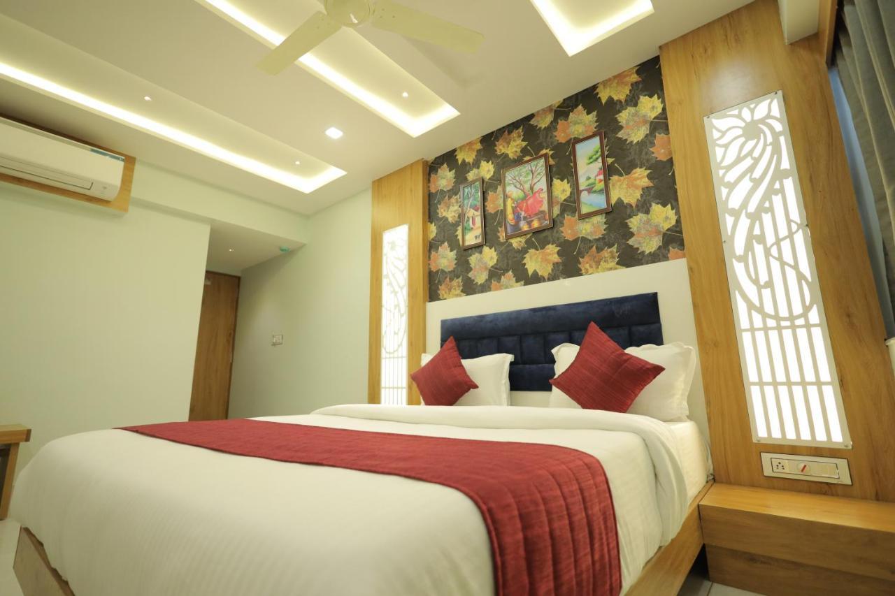 Hotel Rk Fortune Ahmedabad Exterior photo