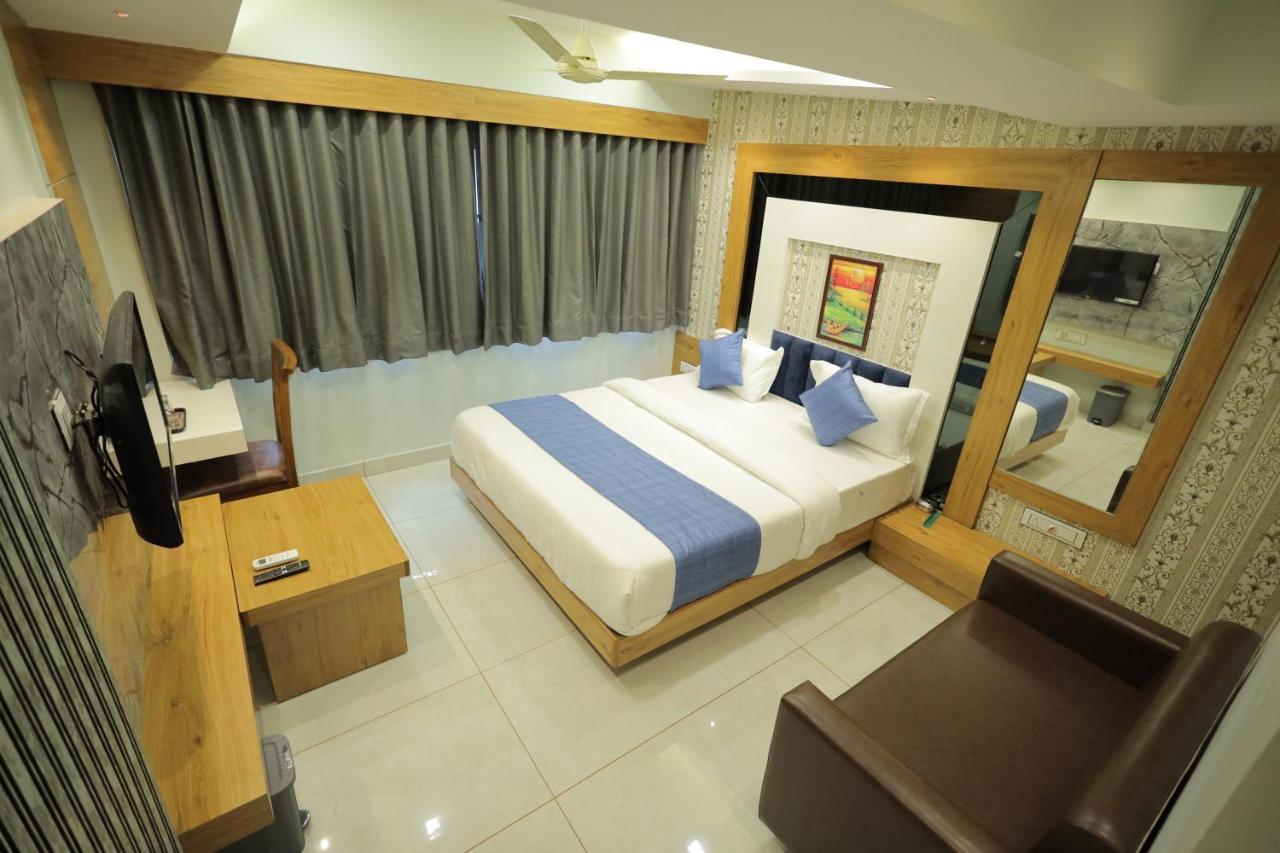 Hotel Rk Fortune Ahmedabad Exterior photo