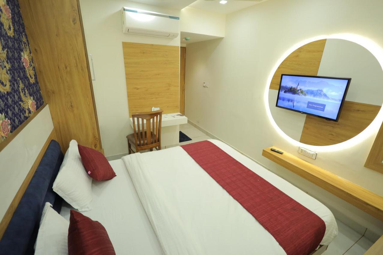 Hotel Rk Fortune Ahmedabad Exterior photo