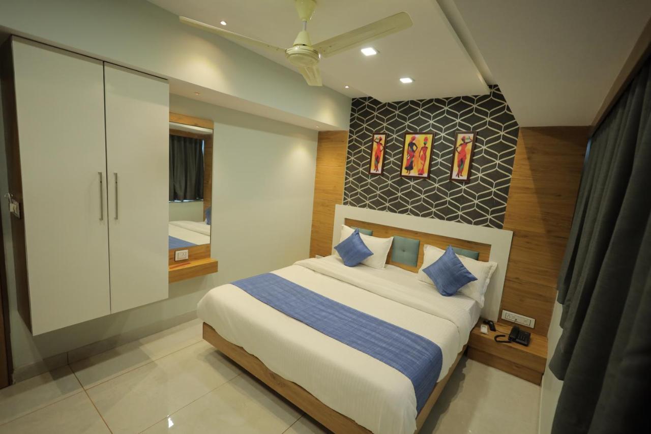 Hotel Rk Fortune Ahmedabad Exterior photo