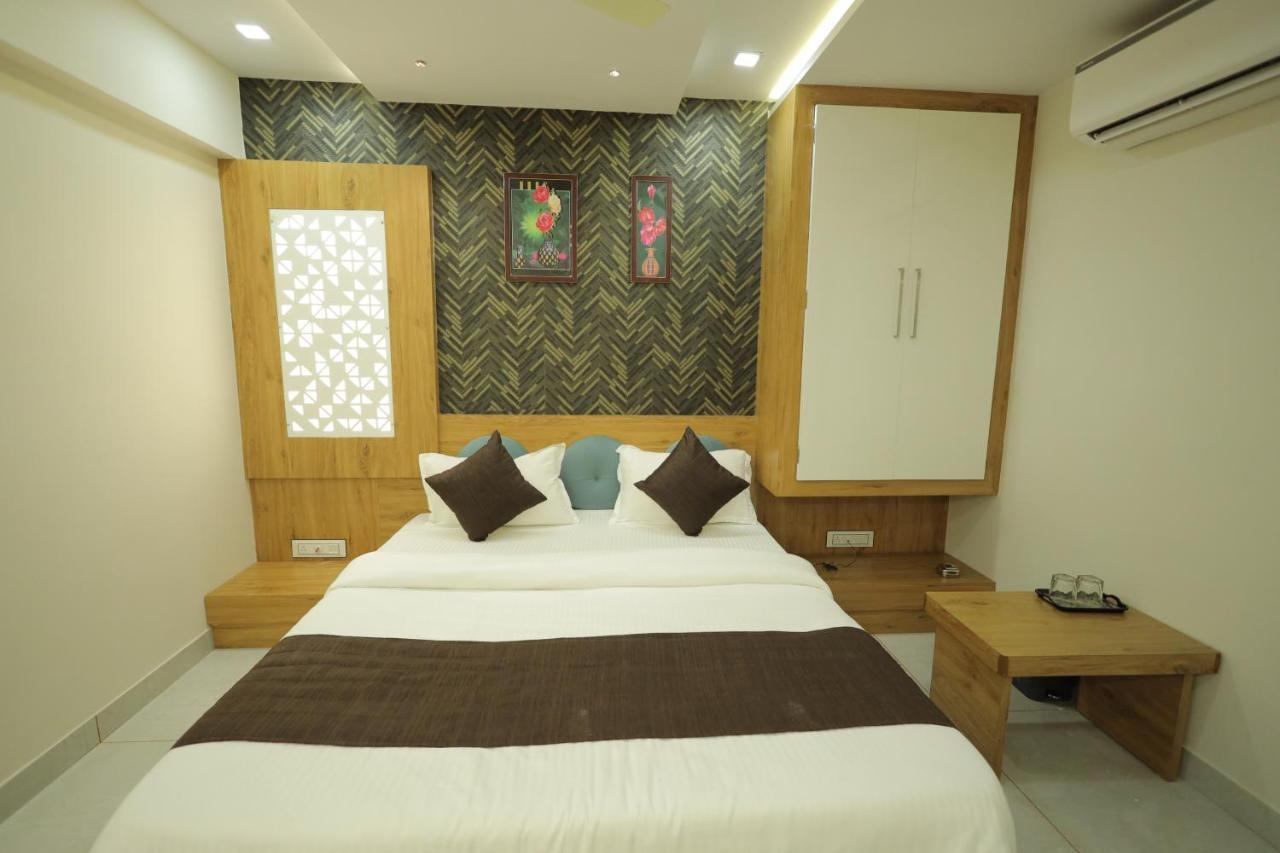 Hotel Rk Fortune Ahmedabad Exterior photo