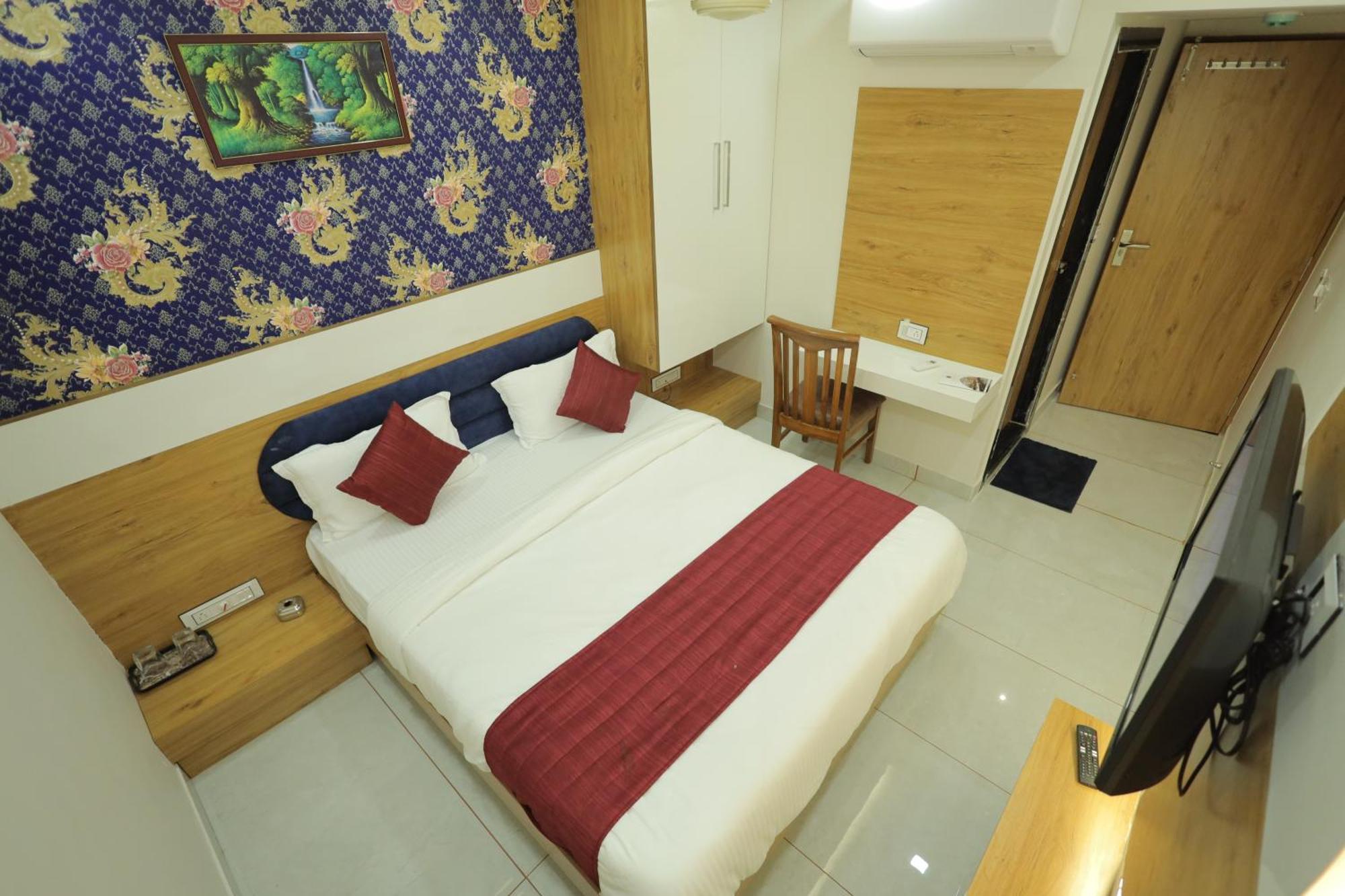 Hotel Rk Fortune Ahmedabad Exterior photo