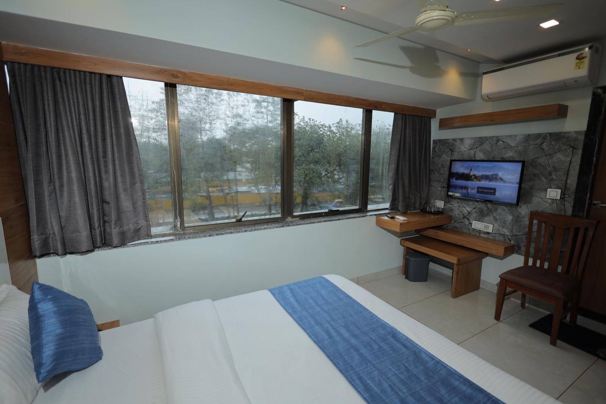 Hotel Rk Fortune Ahmedabad Exterior photo
